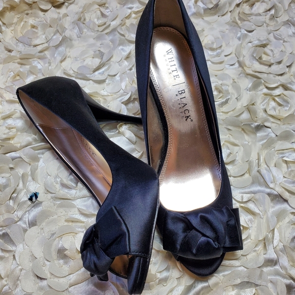 WHBM satin peep toe pumps - Picture 2 of 12